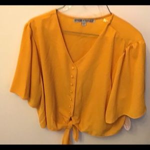 Flouncy short sleeve blouse